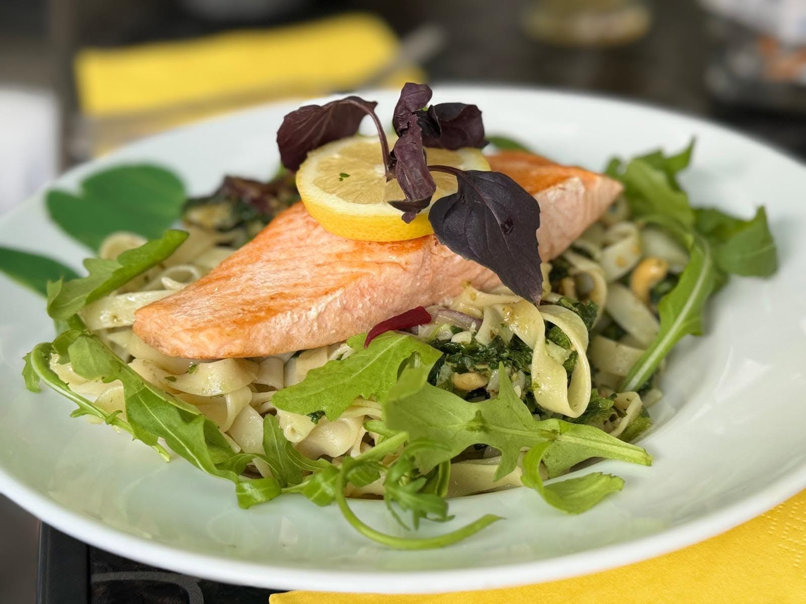 Lachs auf Tagliatelle